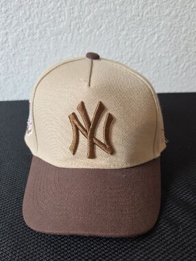 New Era Two-Tone Tan and Brown NY Logo Cap
